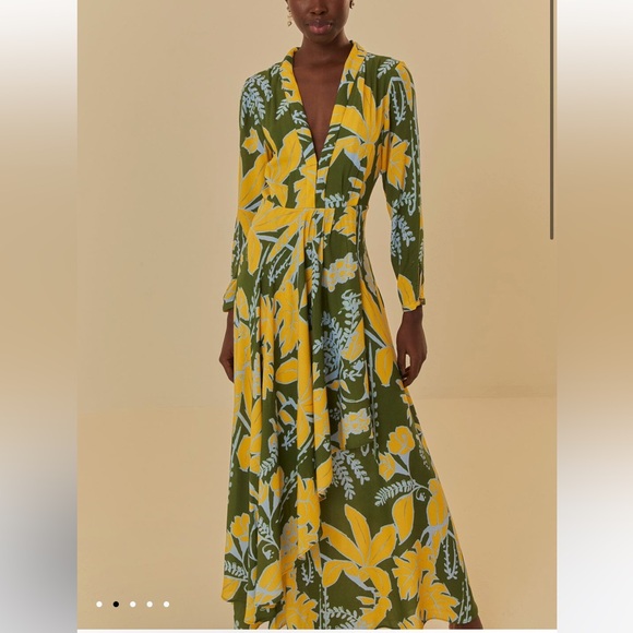 Foliage Sketch Green
V Neck Maxi Dress ‼️ - Picture 3 of 12